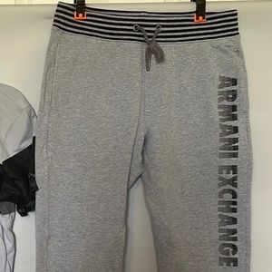 Men’s Armani exchange gray, medium T-shirt, small jogger